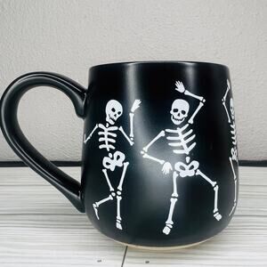 NWT Lets party pumpkin black cup with white dancing skeletons 16fl oz